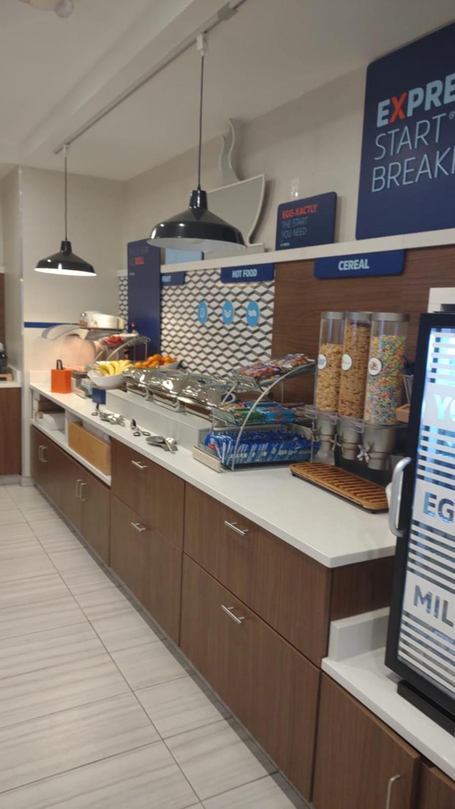 Holiday Inn Express And Suites Chicago West - St Charles By Ihg Saint Charles Eksteriør bilde
